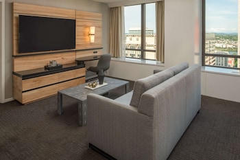 Suite, 2 Double Beds, Accessible, Bathtub (Mobility & Hearing)
