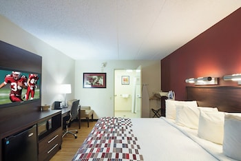Superior Room, 1 King Bed, Accessible (Smoke Free)