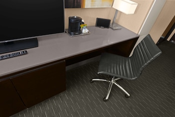 Corner 1 Bedroom Suite 2 Beds Tower 1