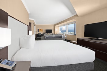 Deluxe Corner King Junior Suite