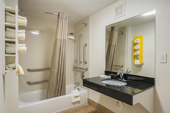 Premium Room, 1 King Bed, Accessible, Non Smoking