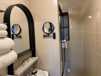 Premium Room, 1 Queen Bed