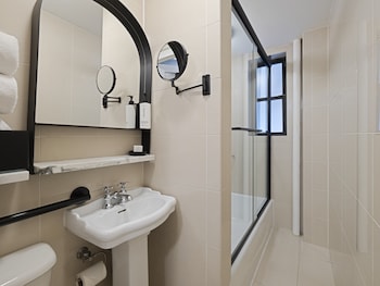 Room, 1 Double Bed, Accessible Bathtub (Cosy, Mobility)