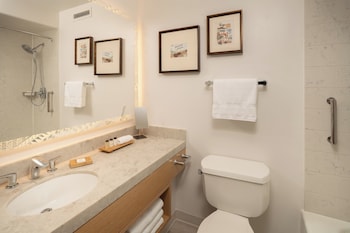 Deluxe Room, 2 Queen Beds, Oceanfront