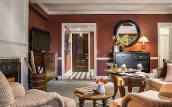 Studio Suite, 2 Queen Beds, Mobility Accessible