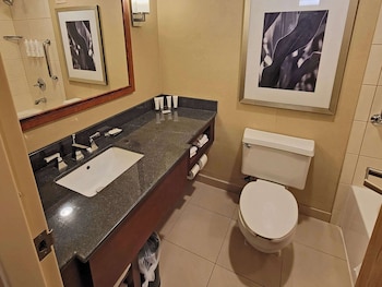 Suite, 1 King Bed, Accessible, Non Smoking