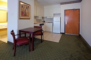 Standard Room, 2 Queen Beds (Two Queen Suite Non-Smoking)