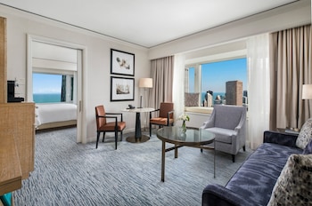 Premier Suite, Lake View