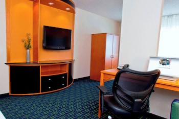 Suite, 1 King Bed with Sofa bed