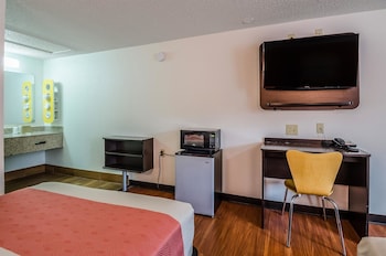 Deluxe Room, 2 Double Beds, Accessible, Smoking