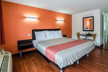 Standard Room, 1 King Bed, Accessible, Non Smoking