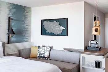 Club Room, 2 Queen Beds, Roll-in Shower, Ocean View (Mobility Accessible, Roll-In Shower)