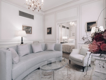 Signature Suite