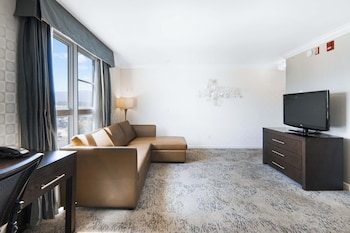 Suite, 1 King Bed with Sofa bed, Kitchenette, Tower (Balcony)