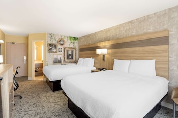 Standard Room, 2 Queen Beds, Non Smoking