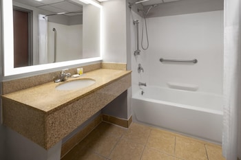 Room, 2 Double Beds, Mobility Accessible, Non Smoking (Bathtub W/grab Bars)