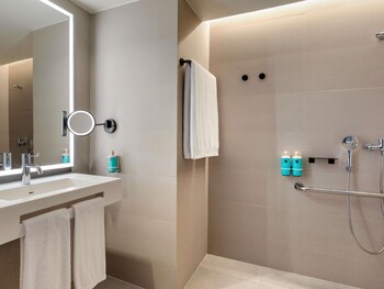 Superior Room, 1 Queen Bed, Accessible
