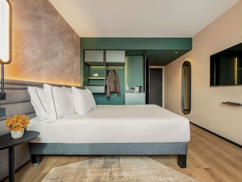 Superior Room, 1 Queen Bed with Sofa bed