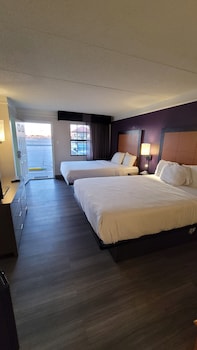 Deluxe 2 Queen Beds