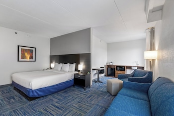 Deluxe Room, 1 King Bed with Sofa bed, Non Smoking