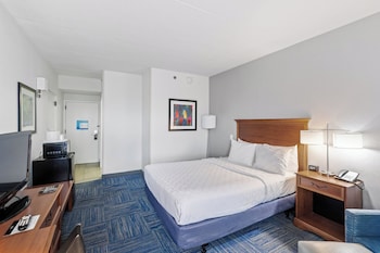 Deluxe Room, 1 Queen Bed, Roll-in Shower, Non Smoking