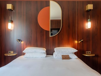Deluxe Room, 1 King Bed