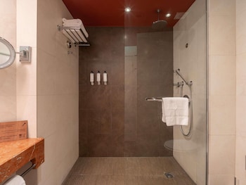 Deluxe Room, 1 King Bed