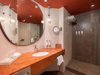 Deluxe Room, 1 King Bed