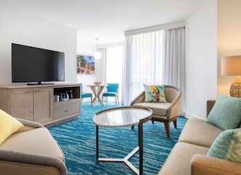 Suite, 1 King Bed with Sofa bed (Yucca)