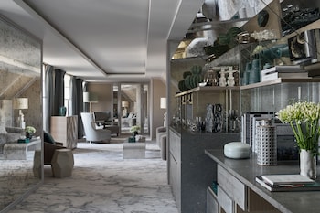 Atelier d Artiste Suite, L Ecrivain
