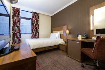 Double Hilton Guest Room