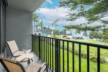 Room, 1 King Bed with Sofa bed, Accessible Bathtub, Oceanfront (Mobility)