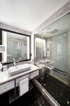 Deluxe Room, City View