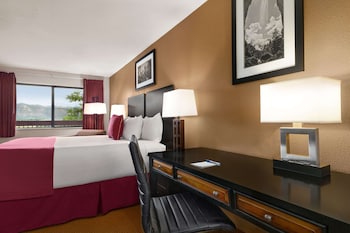 Standard Room, 1 King Bed