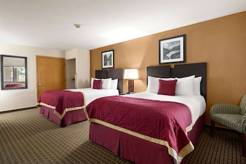 Room, 2 Queen Beds, Accessible, Non Smoking (Mobility, Bathtub w/Grab Bars)