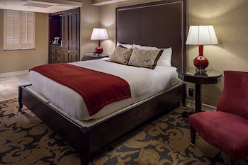 Deluxe Room, 1 King Bed
