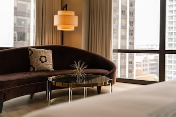 Room, 1 King Bed, Corner