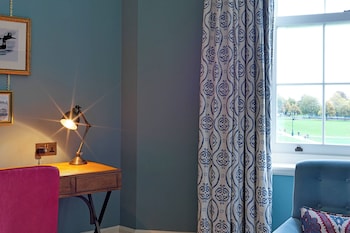 Superior Room, 1 King Bed, Park View