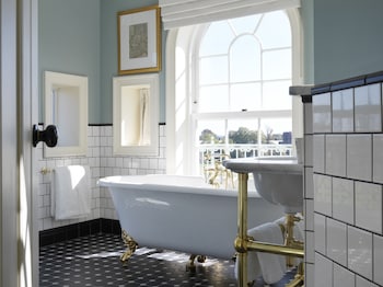 Suite, 1 King Bed, Park View (Terrace)