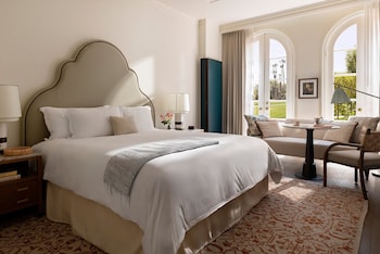 Deluxe Room, 1 King Bed, Accessible, Patio