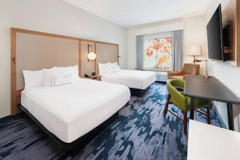 Room, 2 Queen Beds, Roll-in Shower