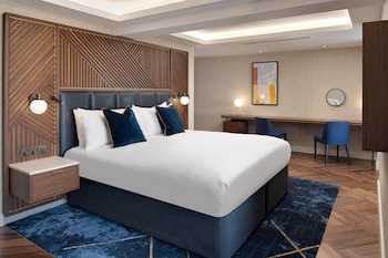 Luxury Suite (Penthouse Suite)