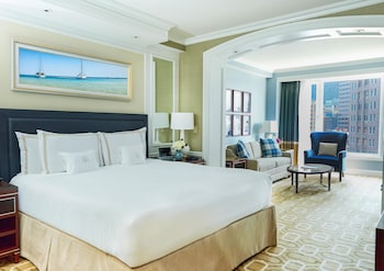 Deluxe Room, 1 King Bed, City View