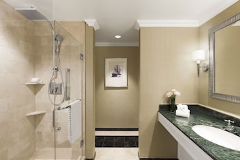 Superior Room, 1 King Bed, Harbor View
