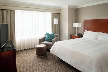 Club Room, 1 King Bed with Sofa bed