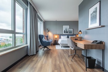 Family Room - Harbor View
