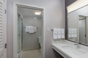 Basic Room, 2 Queen Beds (Hearing Accessible)