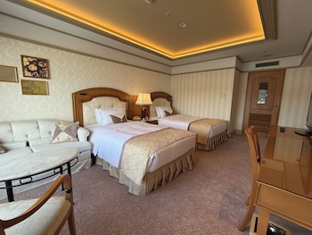 Executive Twin Room, Non Smoking (36-38sqm High floor)