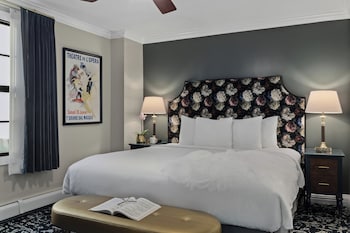 Superior Suite, 1 Queen Bed with Sofa bed