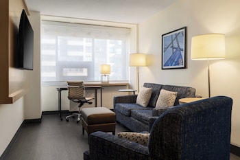 Suite, 1 King Bed, City View